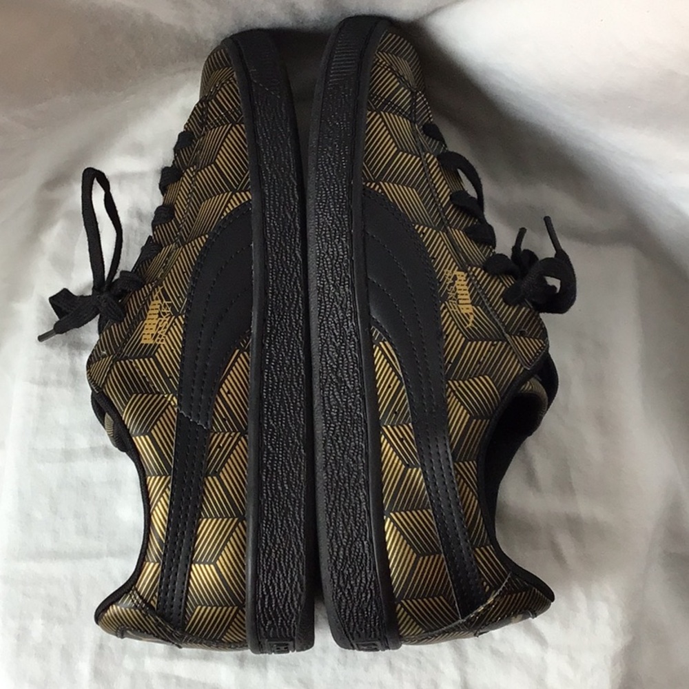 Pumas Women’s Basketball Classic Sneakers - Picture 6 of 12
